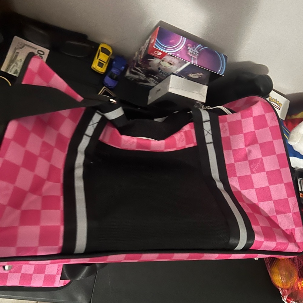 Pet Carrier Bag in Pink Checkered Design - Picture 3 of 8